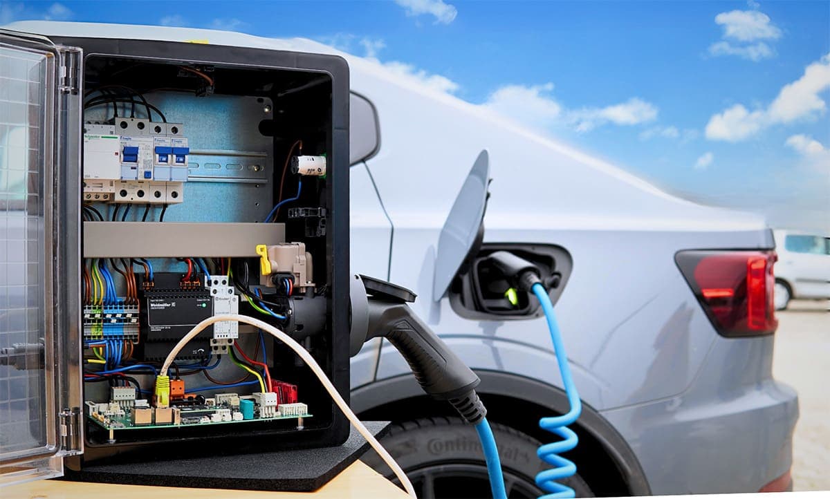 Image for Nabíjanie elektromobilov pre firmy a podnikateľov: Význam MID merania a efektívne účtovanie